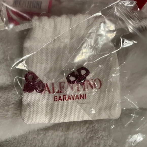Valentino Garavani Preloved Fushia Crystals VLogo Earrings - Picture 9 of 13